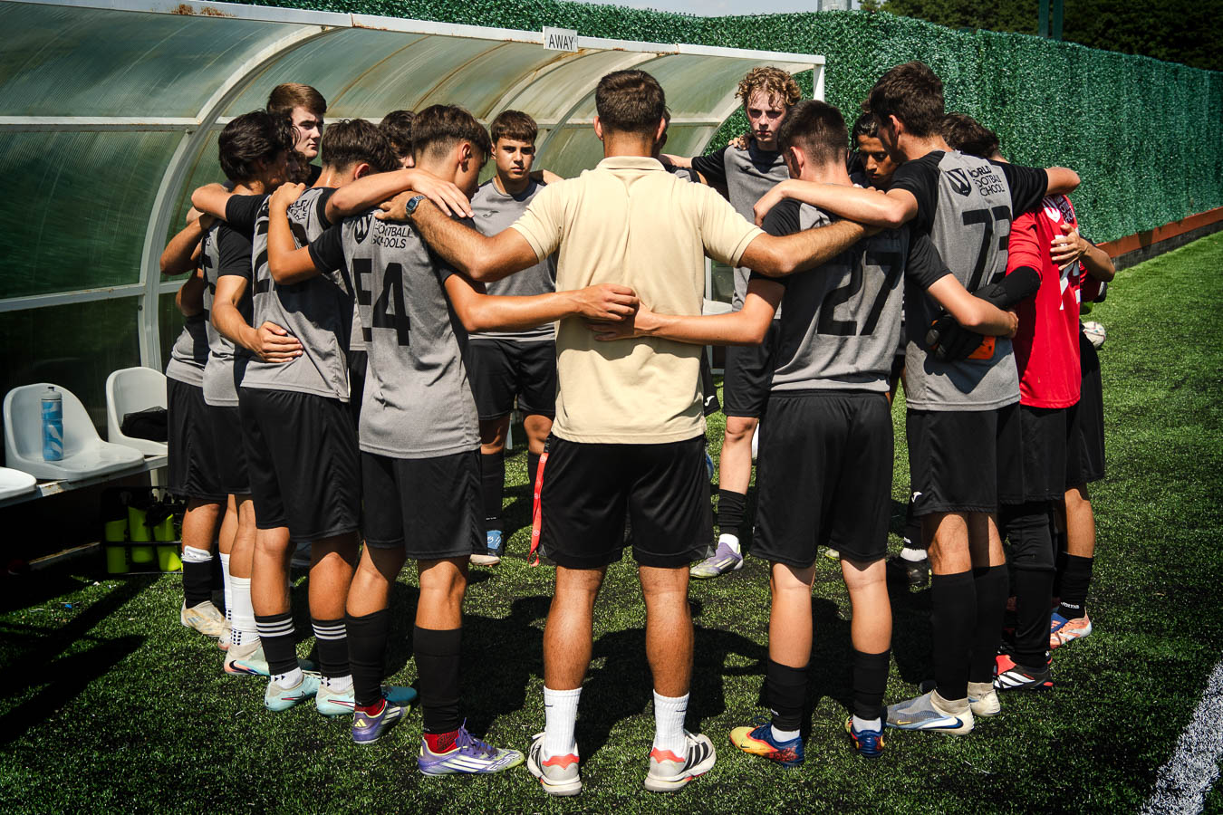 Charla de equipo antes de un partido de competición