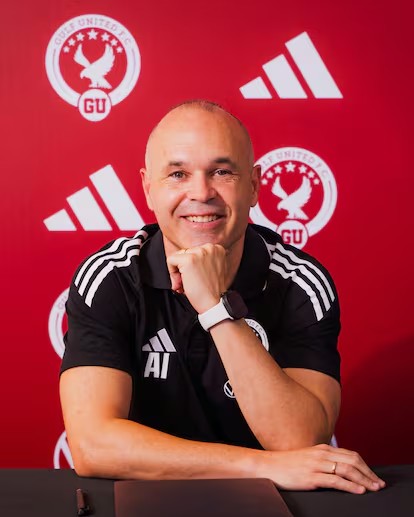 Andrés Iniesta con la indumentaria de Gulf United F.C.